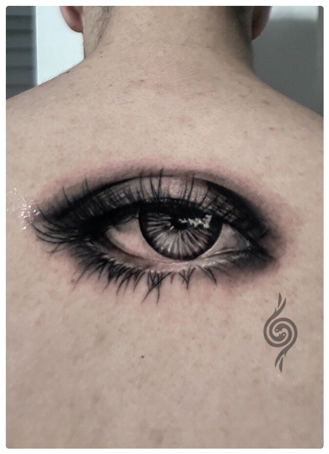 Sude Erdem İnk Tattoo & Design Eskişehir. Realistic Eye Tattoo (Gerçekçi Göz Dövmesi). Aklınızdaki dövme tasarımları ve modellerinin fiyat bilgisi için bizimle iletişime geçiniz.