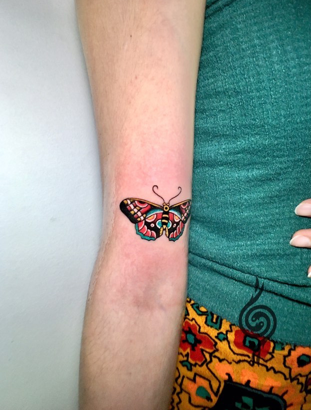 Sude Erdem İnk Tattoo & Design Eskişehir.  Colorful (renkli) Butterfly (kelebek) dövme modelleri. Aklınızdaki dövme tasarımları ve modellerinin fiyat bilgisi için bizimle iletişime geçiniz.