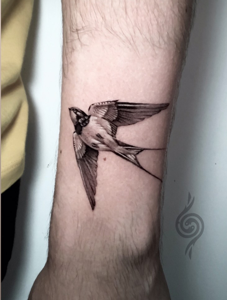 Sude Erdem İnk Tattoo & Design Eskişehir. Micro Realism Bird Tattoo ( Mikro realistik kuş dövmesi) Aklınızdaki dövme tasarımları ve modellerinin fiyat bilgisi için bizimle iletişime geçiniz.